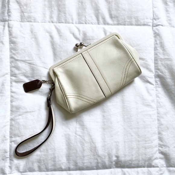 COACH Clutch - Picture 3 of 6